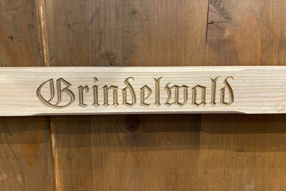 Schrift geschnitzt I Holzkreation Schmid Grindelwald