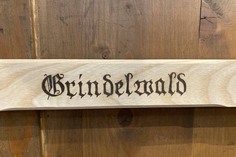Schrift eingebrannt I Holzkreation Schmid Grindelwald