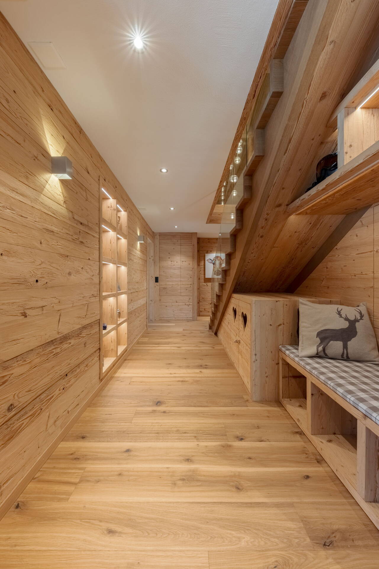 Einbau-Garderobe | Holzkreation Schmid Grindelwald