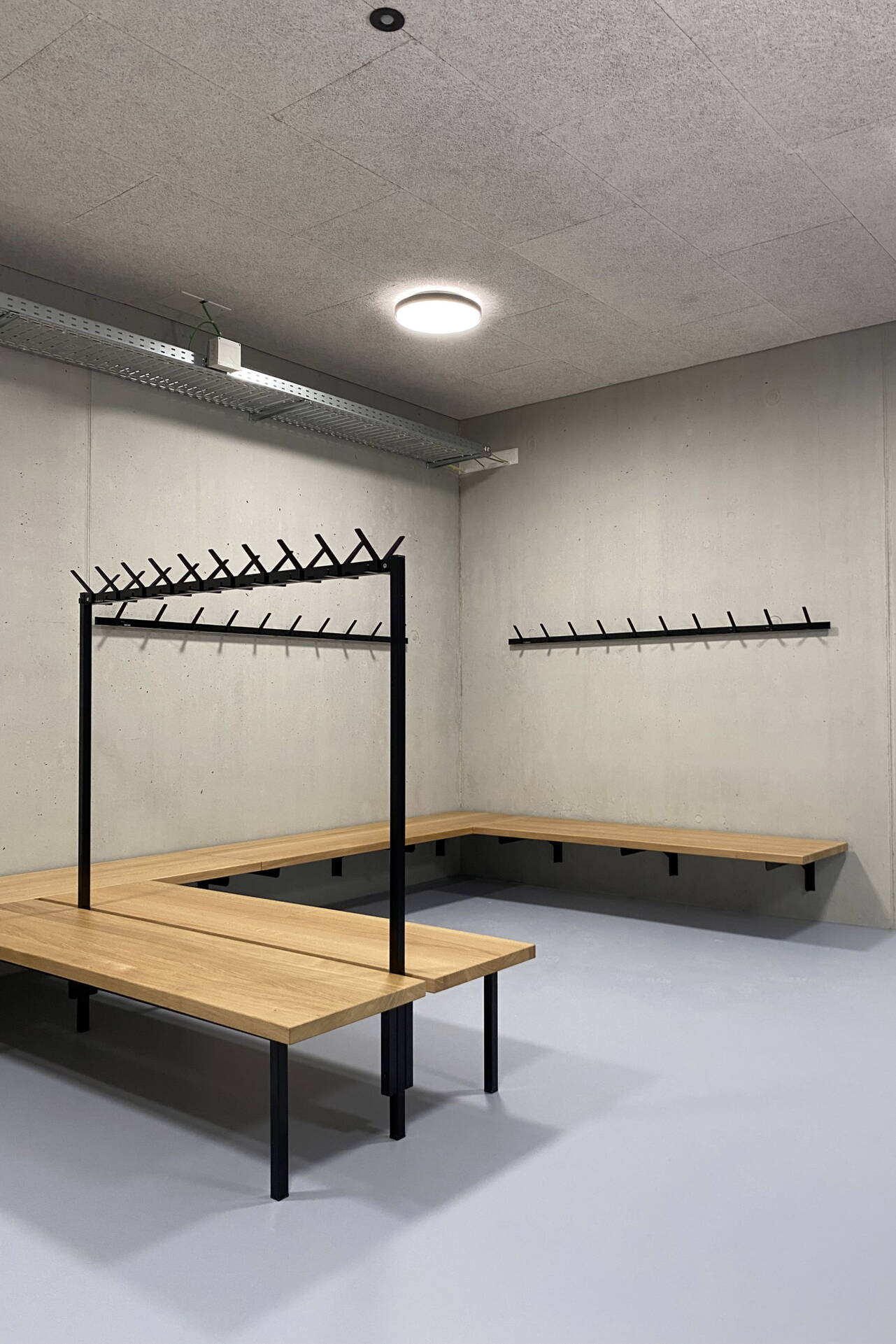 Turnhallengarderobe | Holzkreation Schmid Grindelwald